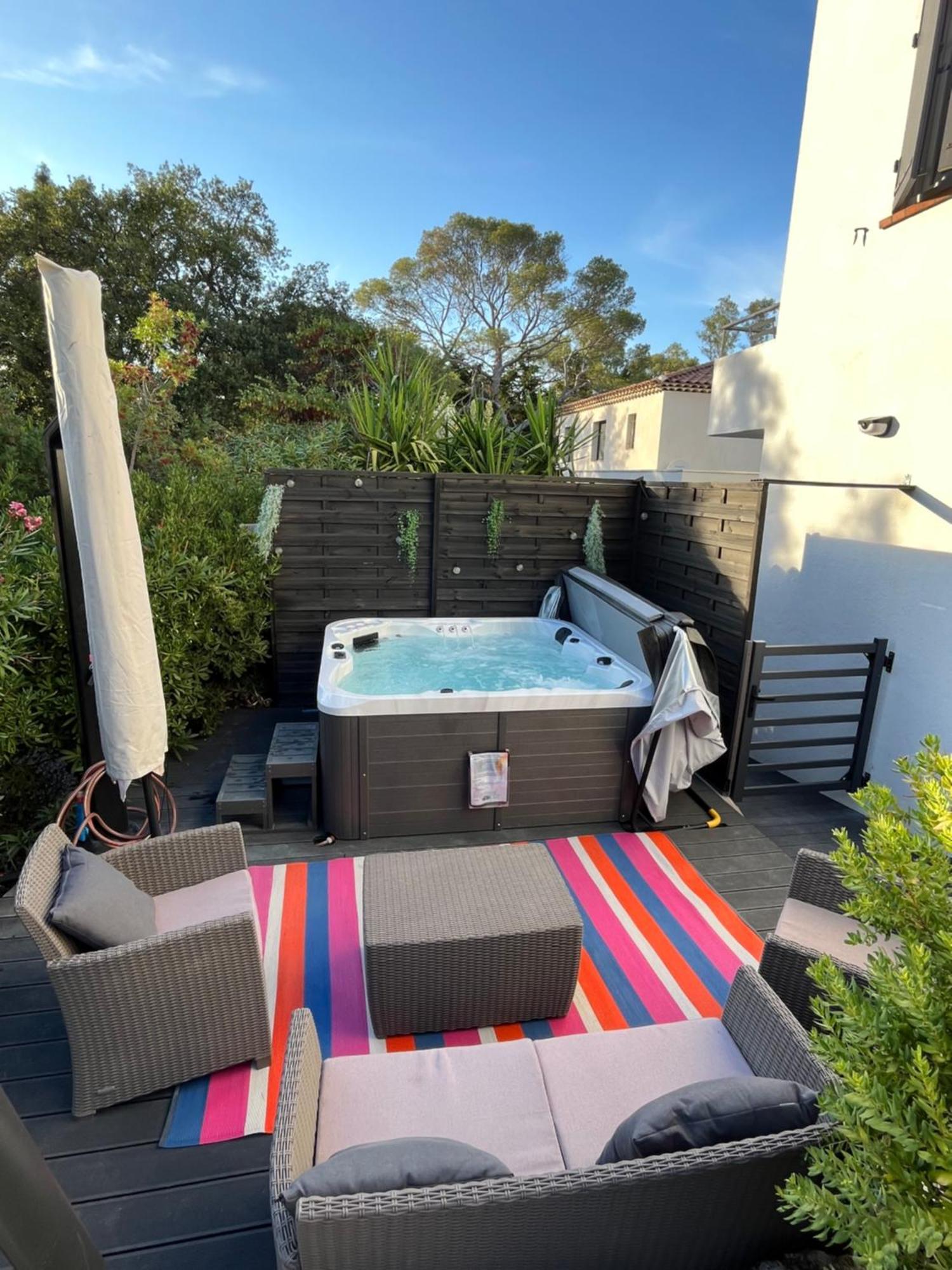 Villa Les Mimosas Spa-Jacuzzi Saint-Raphaël Extérieur photo